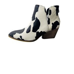 Corkys Bessie Cow Hide Booties Leather Boots Boutique Pointed Toe Women’s 7 New